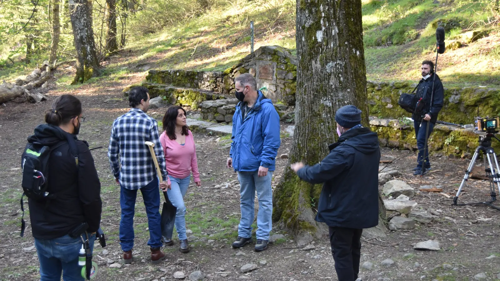 Rodaje de Cásate conmigo en un bosque, con Rosana Blanco y el equipo